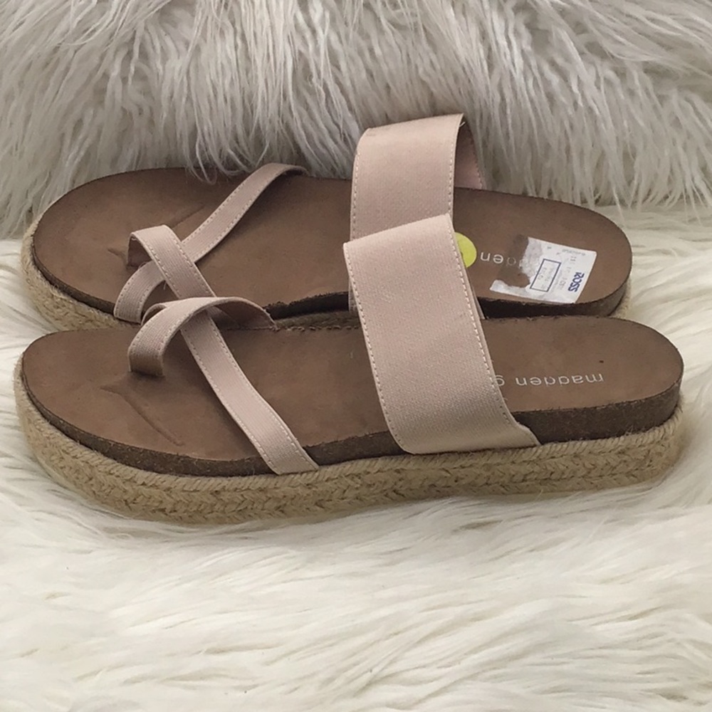 Sandals - Picture 4 of 5